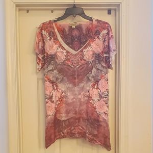 One World short sleeve shark bite bottom shirt